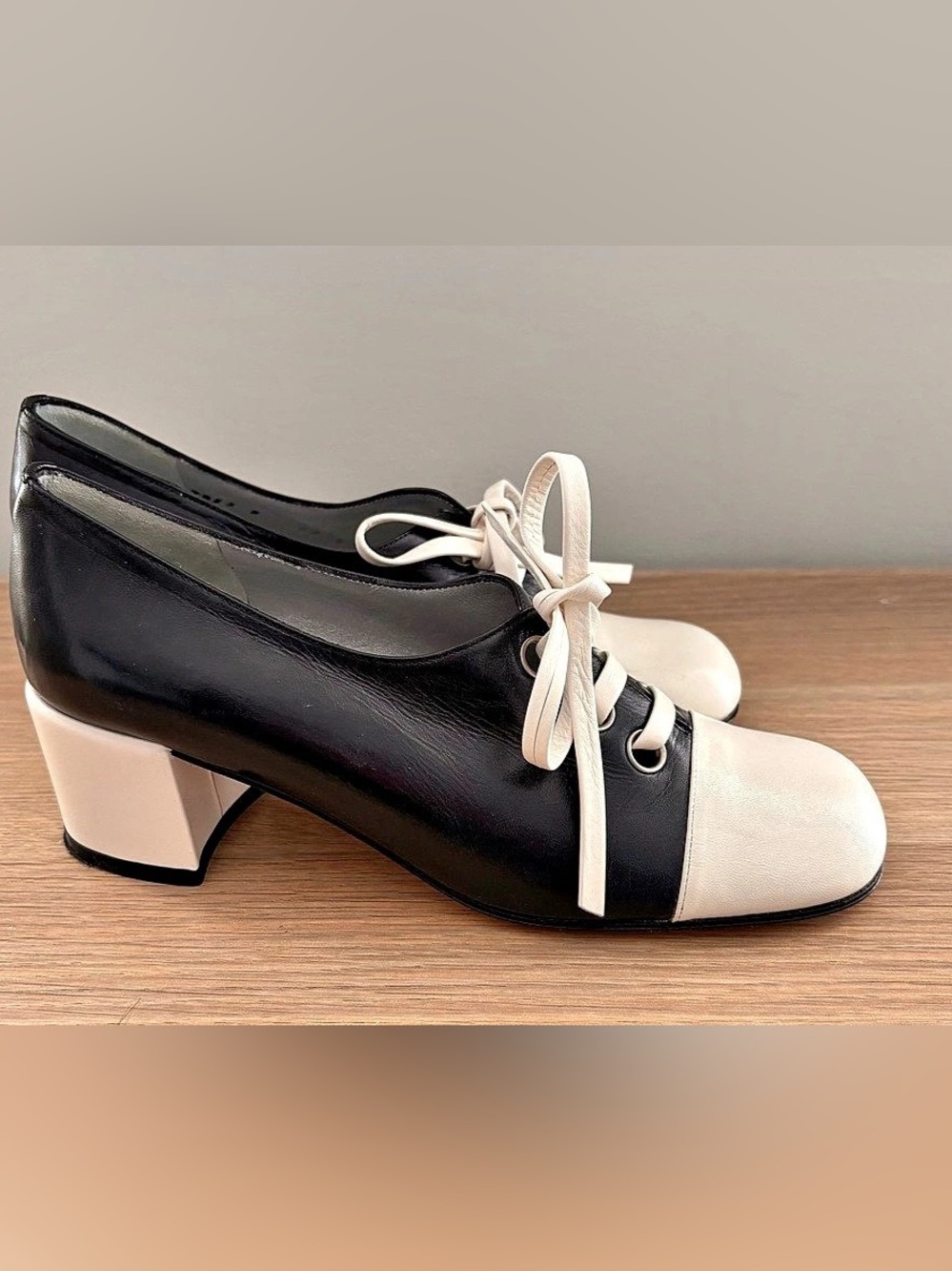 Vintage Magli Italy Black Ivory Leather Lace-Up Heels Size US 5.5